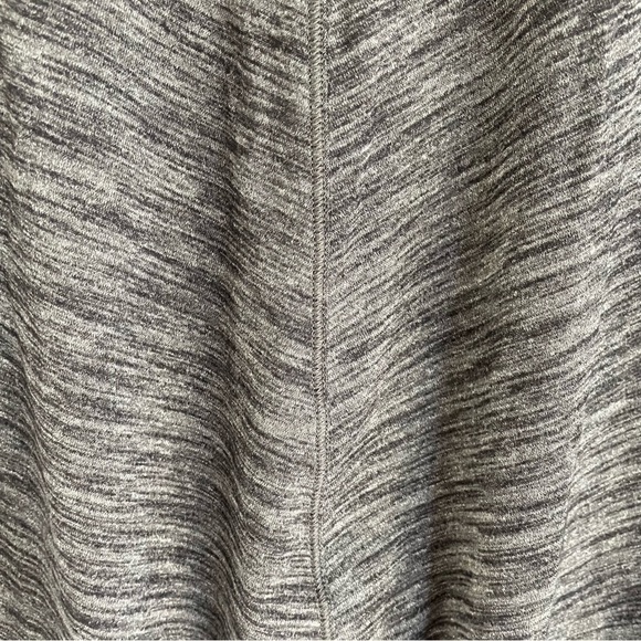 Lululemon | Born to Run long sleeve Heather grey tee - Picture 6 of 10